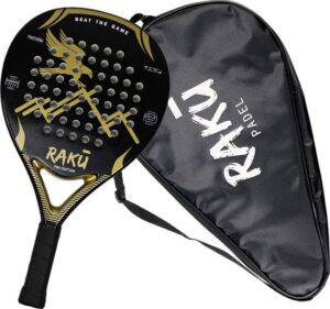 Zwarte RAKŪ padelracket Pro Edition met gouden details en bijpassende hoes met witte opdruk